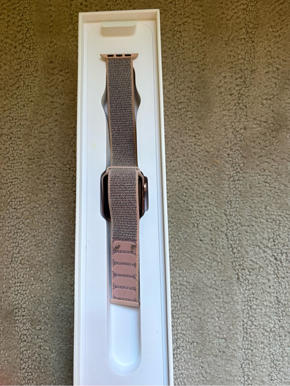 New Rose Gold Series 3 Apple Watch & Sports Band! - Picture 9 of 9